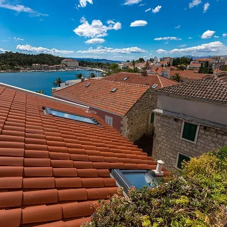 Centar 3* Makarska