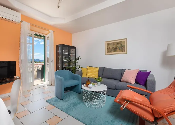 Centar 3* Makarska